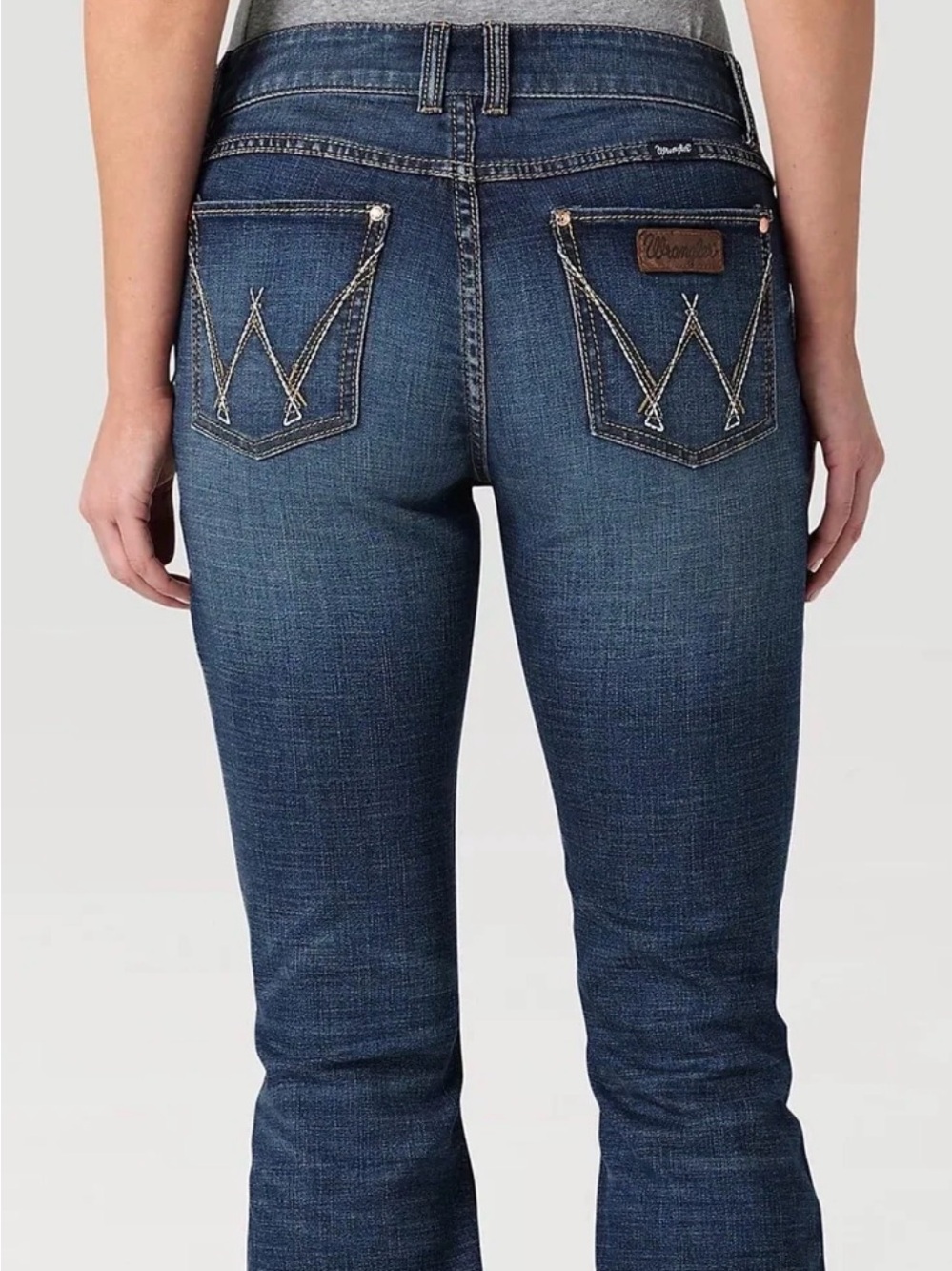 NWOT Wrangler Boot Cut Jeans Women’s Dark Wash Mid Rise Stretch Western Denim